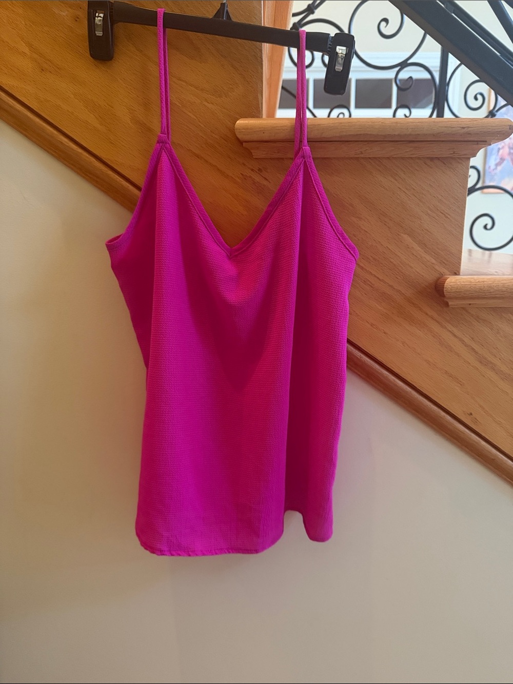 Francesca’s Hot Pink V-Neck Spaghetti Adjustable Strap Tank Top Size Medium New
